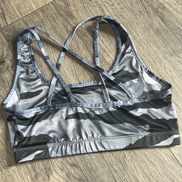 Camo sports bra - Picture 2 of 2